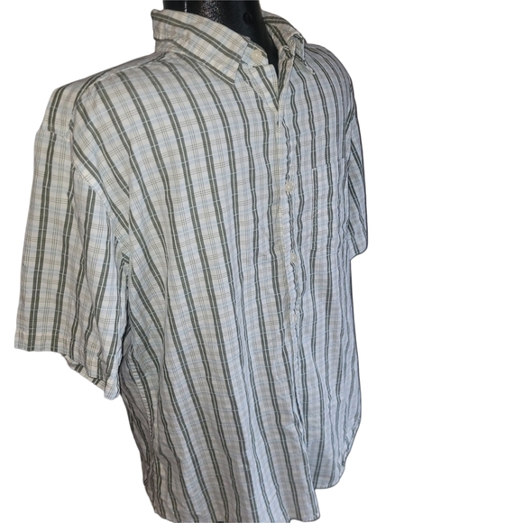 Levi's Men's Short Sleeve White, Green and Blue Checkered Shirt M - Picture 2 of 4